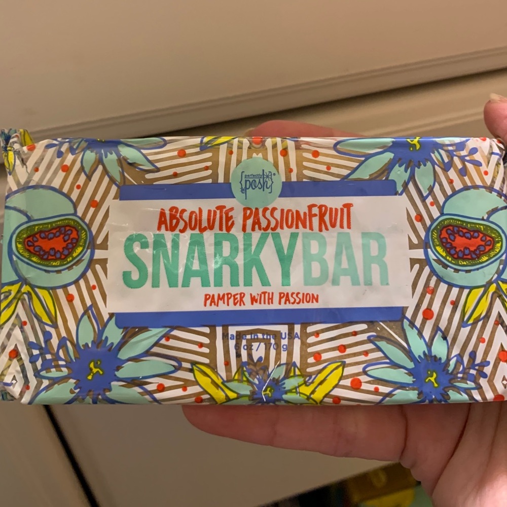 Perfectly Posh Absolute Passionfruit Snarky bar